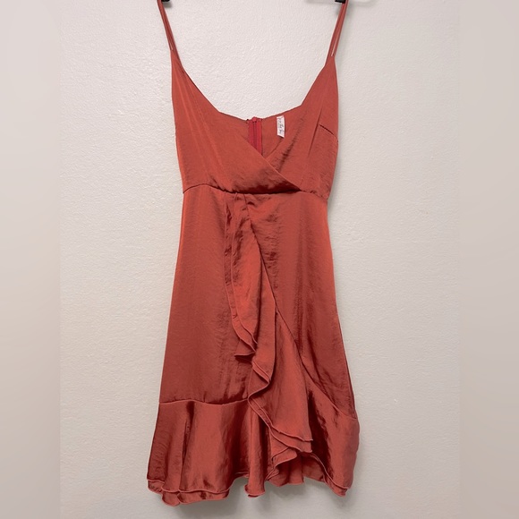 Lucy in the Sky Becca Satin Ruffle Dress, Rust Sz M - Picture 4 of 8